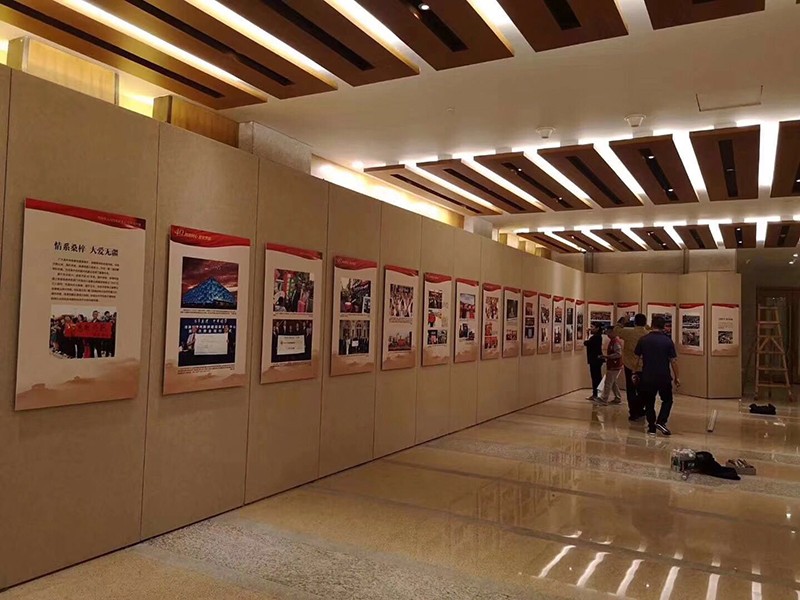 無(wú)縫展板