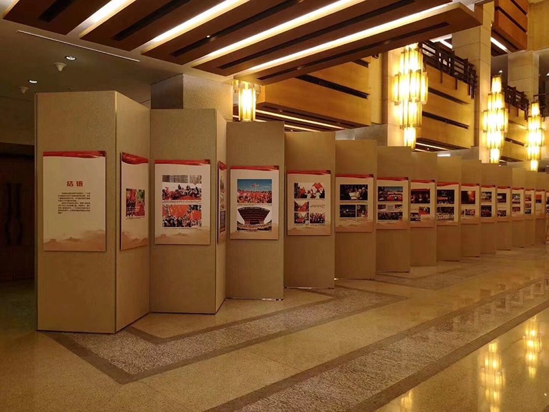 無(wú)縫展板